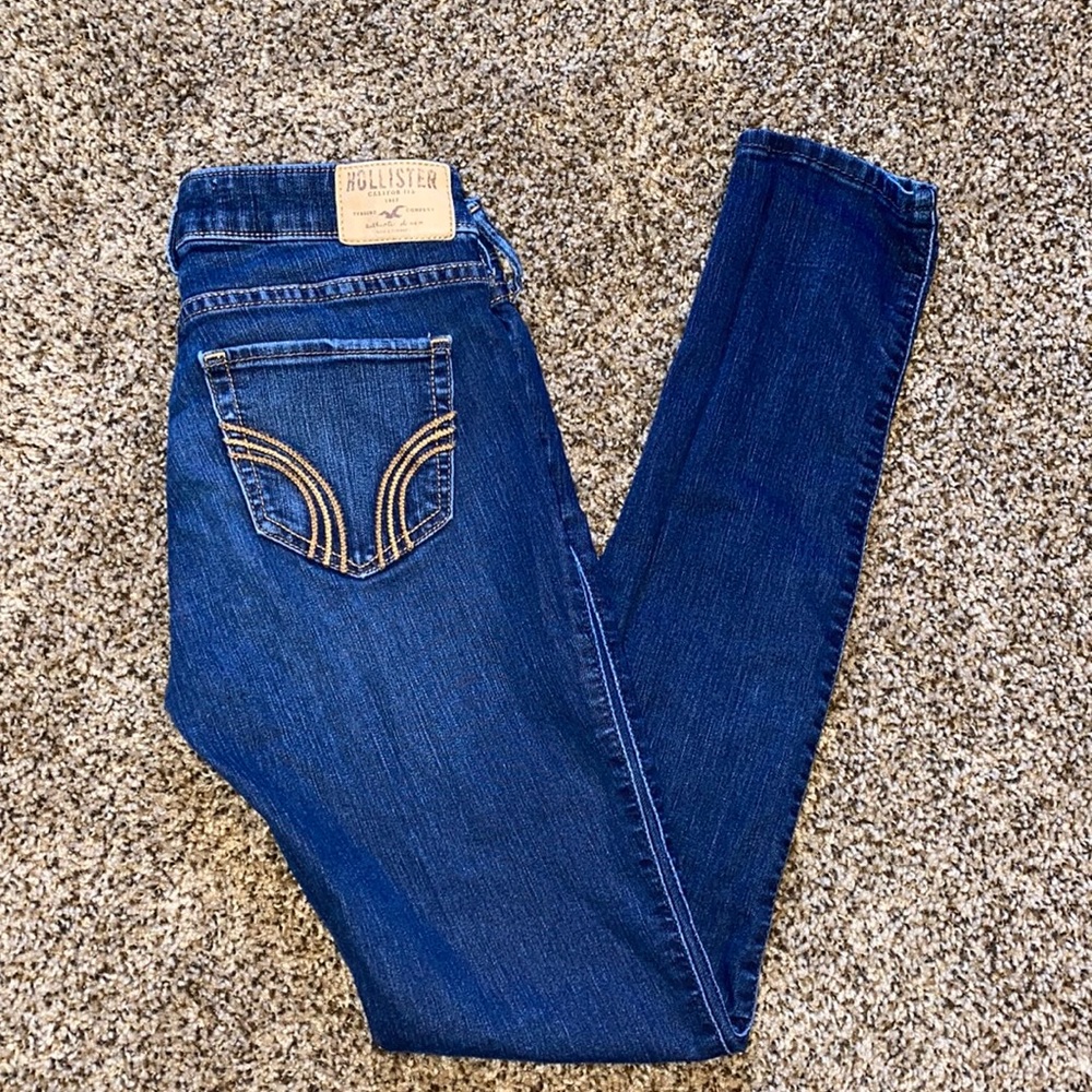 Hollister Super Skinny Jeans - Med. Wash